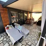 House Lady: Island Retreat With Pool & Transport Holiday home Pristanisce