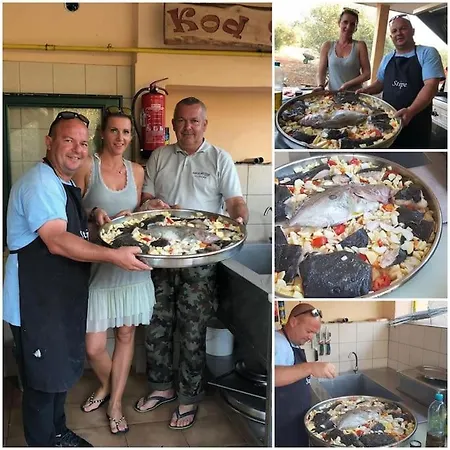 House Lady: Island Retreat With Pool & Transport