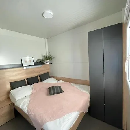 House Lady: Island Retreat With Pool & Transport * Pristanisce