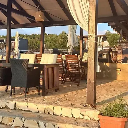House Lady - & Tavern Bain, Free Transport, Pool, Island Of Zut - Kornati