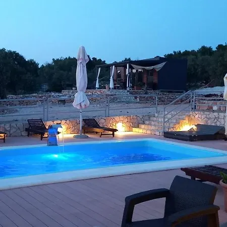 Сasa de vacaciones House Lady - & Tavern Bain, Free Transport, Pool, Island Of Zut - Kornati Pristanisce