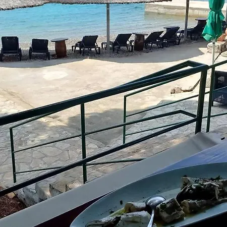 Сasa de vacaciones House Lady - & Tavern Bain, Free Transport, Pool, Island Of Zut - Kornati Pristanisce