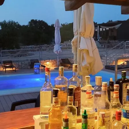 House Lady - & Tavern Bain, Free Transport, Pool, Island Of Zut - Kornati Сasa de vacaciones *