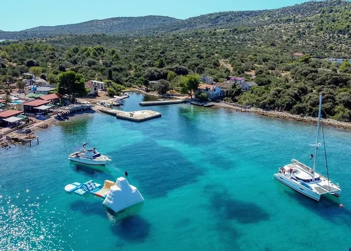 House Lady - & Tavern Bain, Free Transport, Pool, Island Of Zut - Kornati Feriehus Pristanisce