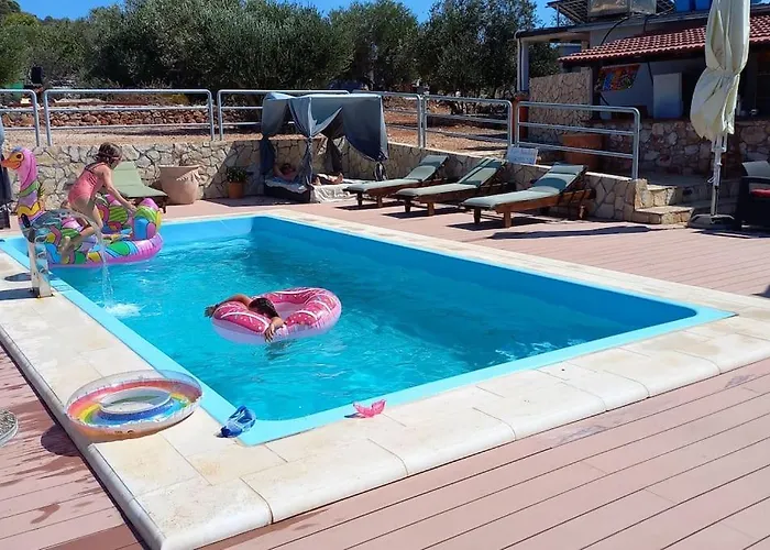 House Lady - & Tavern Bain, Free Transport, Pool, Island Of Zut - Kornati Pristanisce