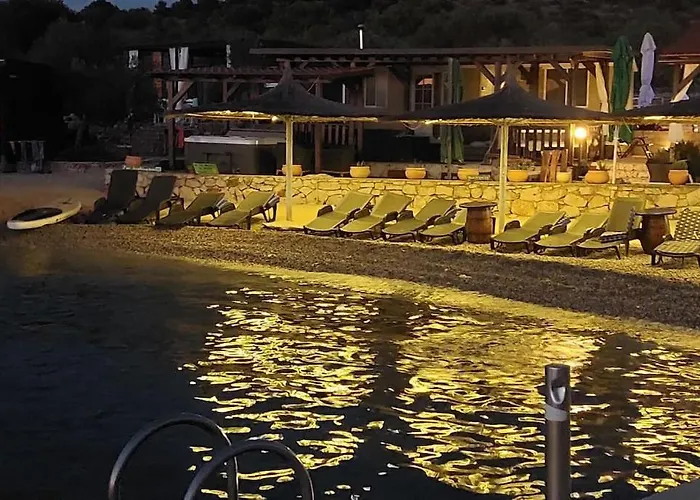 House Lady - & Tavern Bain, Free Transport, Pool, Island Of Zut - Kornati