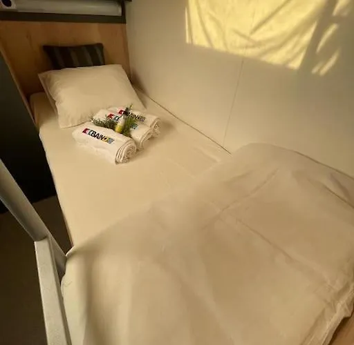 House Lady - & Tavern Bain, Free Transport, Pool, Island Of Zut - Kornati