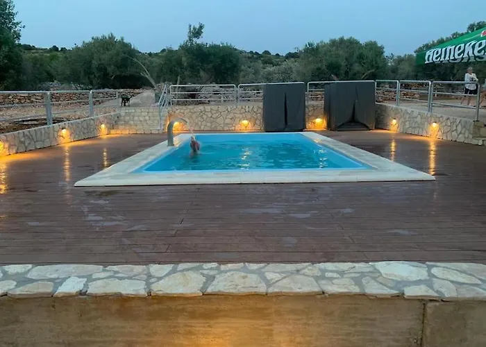 House Lady - & Tavern Bain, Free Transport, Pool, Island Of Zut - Kornati *