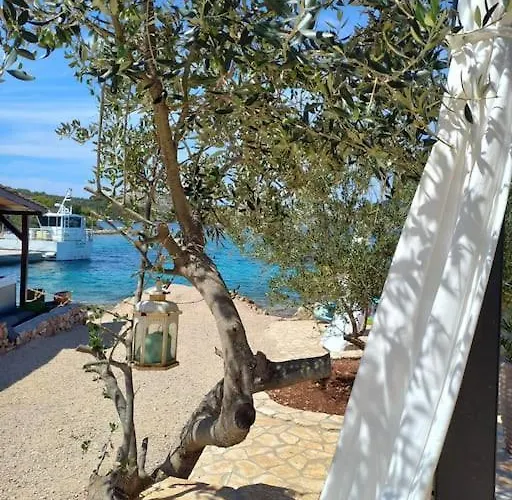 House Lady - & Tavern Bain, Free Transport, Pool, Island Of Zut - Kornati Feriehus *