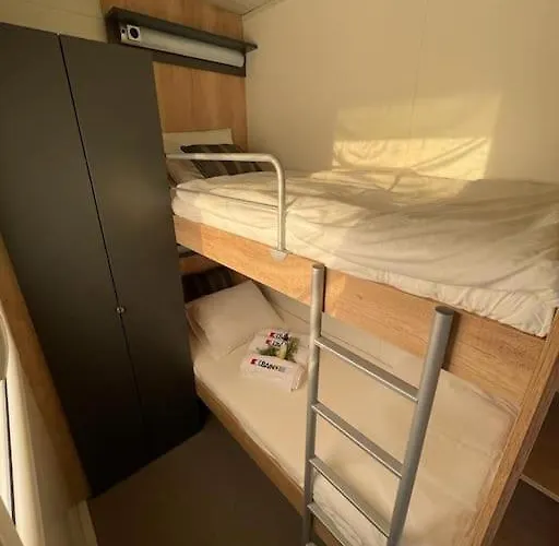 House Lady - & Tavern Bain, Free Transport, Pool, Island Of Zut - Kornati בית נופש *