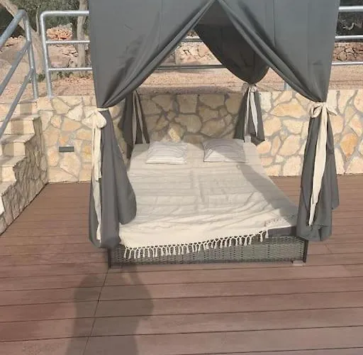 House Lady - & Tavern Bain, Free Transport, Pool, Island Of Zut - Kornati בית נופש Pristanisce