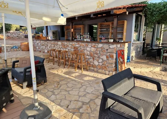 Feriehus House Lady - & Tavern Bain, Free Transport, Pool, Island Of Zut - Kornati *