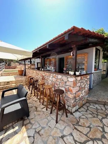 House Lady - & Tavern Bain, Free Transport, Pool, Island Of Zut - Kornati בית נופש *