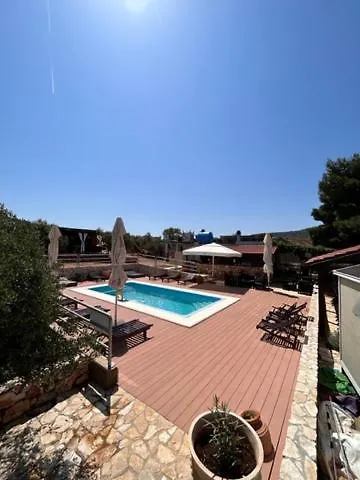 House Lady - & Tavern Bain, Free Transport, Pool, Island Of Zut - Kornati