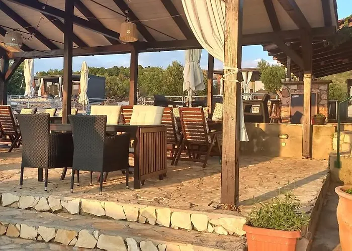 House Lady - & Tavern Bain, Free Transport, Pool, Island Of Zut - Kornati