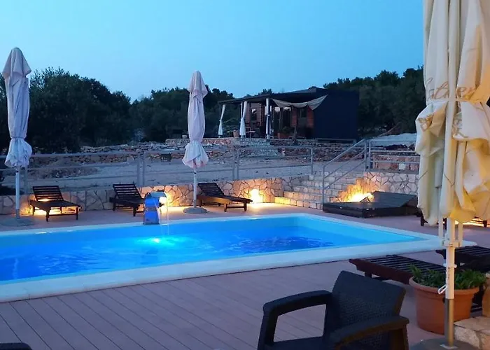 בית נופש House Lady - & Tavern Bain, Free Transport, Pool, Island Of Zut - Kornati Pristanisce