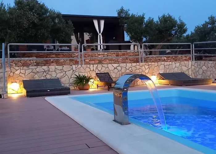 House Lady - & Tavern Bain, Free Transport, Pool, Island Of Zut - Kornati *